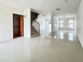 3 Bedroom Townhouse for sale in Nai Mueang, Mueang Nakhon Ratchasima, Nai Mueang