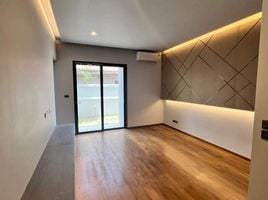 5 Bedroom House for sale at Sarin Park, Wong Sawang