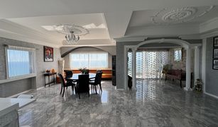2 chambres Penthouse a vendre à Taphong, Rayong New World Condotel 
