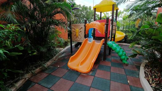 图片 1 of the Outdoor Kids Zone at Seven Seas Condo Jomtien