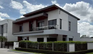 ขายบ้านเดี่ยว 5 ห้องนอน ใน สะพานสูง, กรุงเทพมหานคร เวนิว พระราม 9