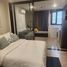 1 Bedroom Condo for sale at XT Huaikhwang, Din Daeng