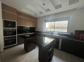 4 спален Дом на продажу в Chalong Miracle Lakeview, Чалонг