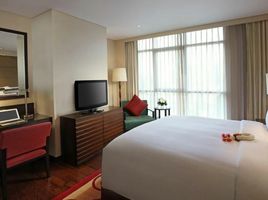 1 спален Кондо в аренду в Marriott Executive Apartments Sathorn Vista Bangkok, Thung Mahamek