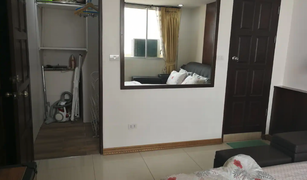 1 Bedroom Condo for sale in Khlong Toei, Bangkok Monterey Place