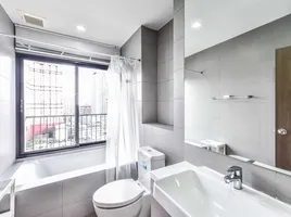 1 Bedroom Condo for rent at Noble Revent, Thanon Phaya Thai