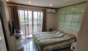 2 Bedrooms Condo for sale in Makkasan, Bangkok Witthayu Complex