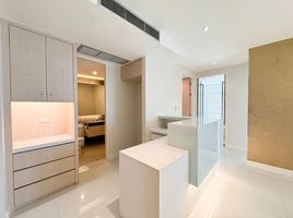 2 Schlafzimmer Appartement zu vermieten im Grand Langsuan, Lumphini