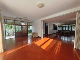 5 спален Дом for rent in Thanon Phaya Thai, Ратчатхещи, Thanon Phaya Thai