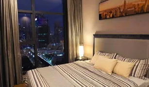 Кондо, 1 спальня на продажу в Si Lom, Бангкок The Diplomat Sathorn