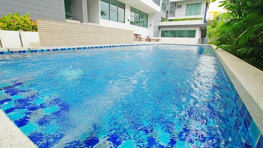 图片 1 of the 游泳池 at Silk Phaholyothin 9