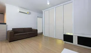 ขายคอนโด 1 ห้องนอน ใน สามเสนนอก, กรุงเทพมหานคร ชาโตว์ อิน ทาวน์ รัชดา 20