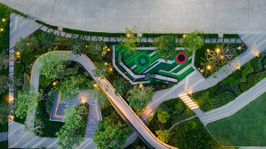 图片 1 of the Communal Garden Area at Setthasiri Krungthep Kreetha 2