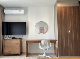 Studio Condo for rent at Life One Wireless, Lumphini