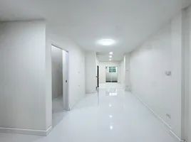 2 спален Дом на продажу в Baan 84 Mansion, Wang Thonglang, Щанг Тхонгланг, Бангкок, Таиланд