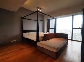 3 Bedroom Condo for rent at The Met, Thung Mahamek, Sathon