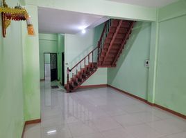 2 спален Таунхаус в аренду в Saranya Rama 2, Samae Dam, Банг Кхун Тхиан
