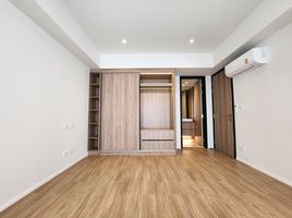 2 Schlafzimmer Appartement zu vermieten im YOLK Residences, Suriyawong, Bang Rak