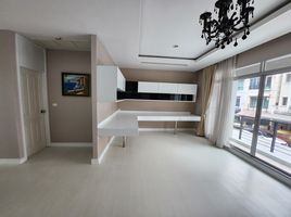 3 Bedroom Townhouse for sale at Baan Klang Krung (The Royal Viena Ratchavipha), Chatuchak