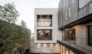 4 Bedrooms House for sale in Lat Phrao, Bangkok 