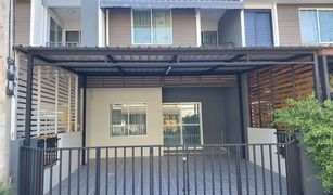 3 Bedrooms Townhouse for sale in Lat Sawai, Pathum Thani 