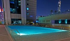 صورة 3 of the حمام سباحة مشتركة at 48 Burj Gate