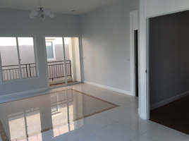 6 Bedroom Villa for sale in Phlapphla, Wang Thong Lang, Phlapphla
