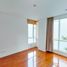 3 Bedroom Apartment for sale at Siri On 8, Khlong Toei