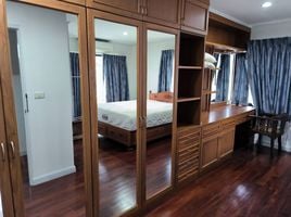 1 спален Кондо в аренду в Saladaeng Executive, Si Lom