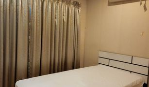 2 Bedrooms Condo for sale in Sam Sen Nok, Bangkok Lumpini Ville Cultural Center