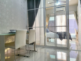 2 Bedroom Apartment for rent at Noble Revent, Thanon Phaya Thai