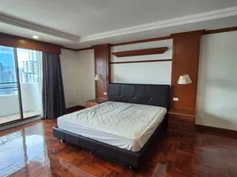 3 Bedroom Condo for rent at Watthana Heights, Khlong Toei Nuea