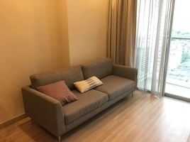 2 Schlafzimmer Appartement zu vermieten im Sky Walk Residences, Phra Khanong Nuea