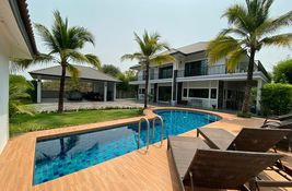5 bedroom Villa for sale in Chiang Mai, Thailand