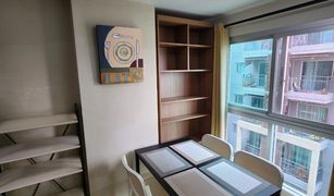 2 Bedrooms Condo for sale in Bang Chak, Bangkok The Escape