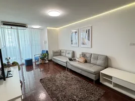 2 спален Кондо в аренду в Tai Ping Towers, Khlong Tan Nuea