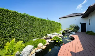 Дом, 4 спальни на продажу в Nong Prue, Паттайя Srisuk Villa Pattaya