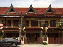 在Andaman Place Ban Don租赁的2 卧室 联排别墅, Thep Krasattri