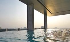 写真 3 of the Communal Pool at Modiz Collection Bangpho