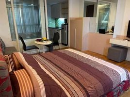 1 Schlafzimmer Wohnung zu verkaufen im 15 Sukhumvit Residences, Khlong Toei Nuea