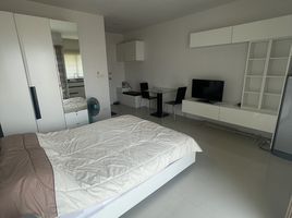1 Schlafzimmer Wohnung zu verkaufen im AD Hyatt Condominium, Na Kluea