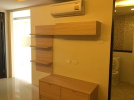 1 Bedroom Condo for rent at Le Champs Premium Condominium, Phlapphla