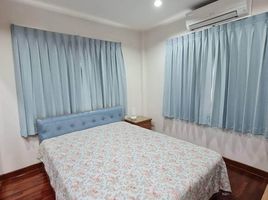 3 Schlafzimmer Villa zu vermieten im Mantana Village Srinakarin, Bang Mueang