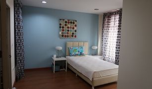 3 Bedrooms Townhouse for sale in Bang Kaeo, Samut Prakan Baan Klang Muang British Town Srinakarin