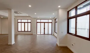 曼谷 Lat Phrao Artale Ekkamai - Ramintra 4 卧室 屋 售 