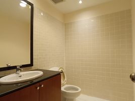 2 Bedroom Condo for rent at Siri Wireless Apartment, Lumphini