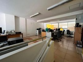 320 m² Office for rent in Taksin Hospital, Somdet Chaophraya, Khlong San