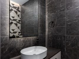 4 спален Кондо на продажу в Luxx Phuket, Чалонг