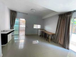 3 Bedroom Townhouse for sale at The Colors Premium Bangna KM.8, Bang Kaeo