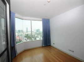 3 Bedroom Condo for sale at Watermark Chaophraya, Bang Lamphu Lang, Khlong San